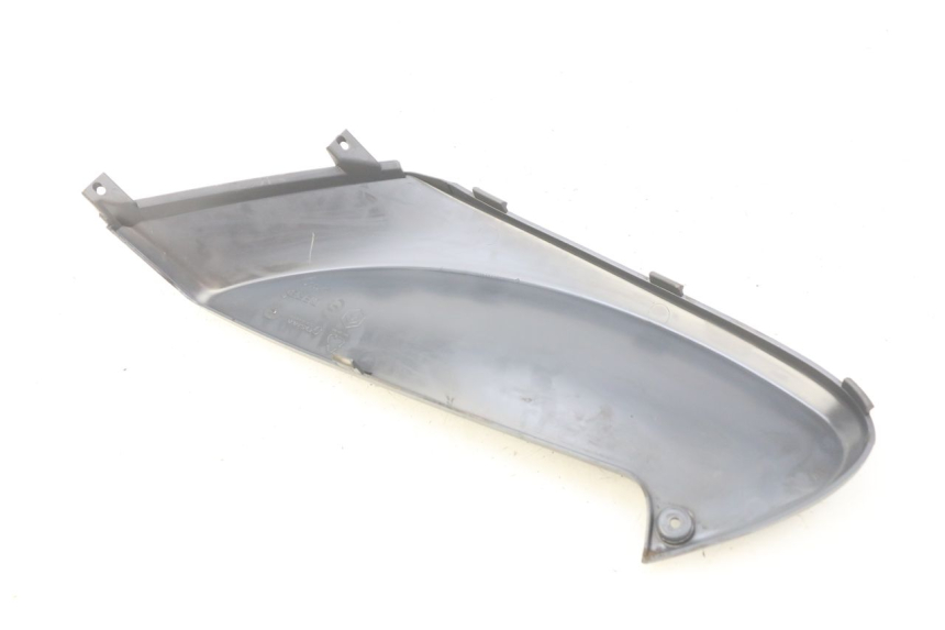 photo de COPERCHIO SOTTO SELLA DESTRO PIAGGIO FLY 100 (2006 - 2010) - Zoom sullo stato d'uso