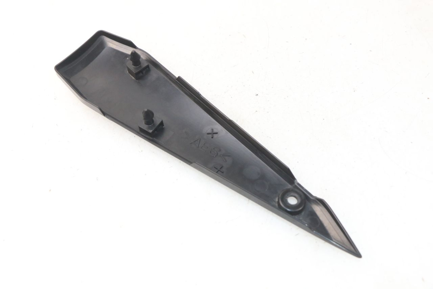 photo de COPERCHIO SOTTO SELLA DESTRO YAMAHA FZ8 800 (2010 - 2016) - Dettaglio del componente