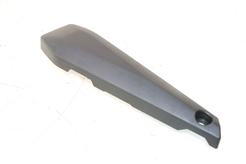photo de COPERCHIO SOTTO SELLA DESTRO YAMAHA FZ8 800 (2010 - 2016) - Zoom sullo stato d'uso