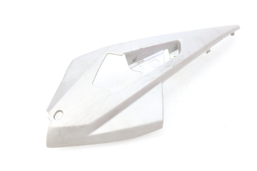 photo de COPERCHIO SOTTO SELLA DESTRO PEUGEOT GEOPOLIS 400 (2007 - 2013) - Stato della superficie e materiale