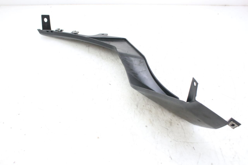 photo de COPERCHIO SOTTO SELLA DESTRO DERBI GPR 50 (2004 - 2009) - Altra angolazione