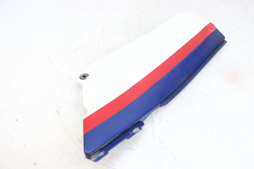 photo de CARENA SOTTO SELLA DESTRA KAWASAKI GPX R WARBIRD 600 (1988 - 1993) - Primo piano tecnico