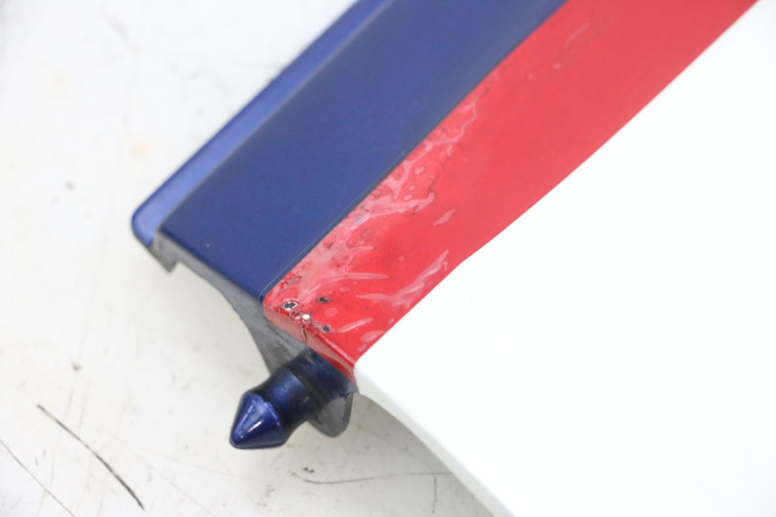 photo de CARENA SOTTO SELLA DESTRA KAWASAKI GPX R WARBIRD 600 (1988 - 1993) - Stato della superficie e materiale