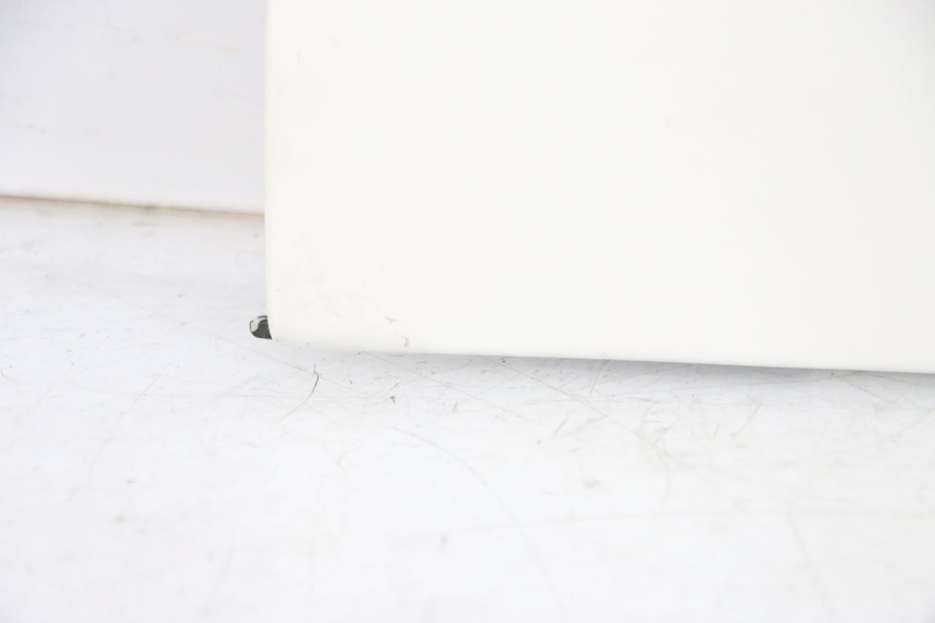 photo de CARENA SOTTO SELLA DESTRA KAWASAKI GPX R WARBIRD 600 (1988 - 1993) - Marcature e riferimenti originali