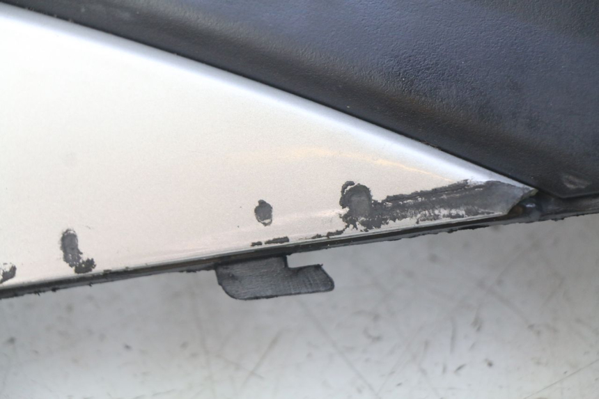 photo de COPERCHIO SOTTO SELLA DESTRO TNT MOTOR GRIDO 2T 50 (2010 - 2019) - Primo piano tecnico