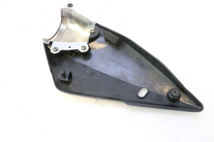 photo de CARENA SOTTO SELLA DESTRA SUZUKI GSF N BANDIT 1200 (2001 - 2005) - Zoom sullo stato d'uso