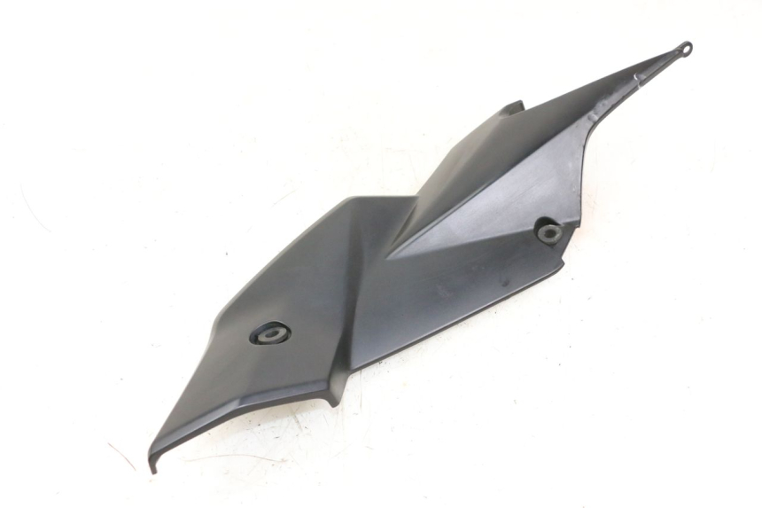 photo de CARENA SOTTO SELLA DESTRA SUZUKI GSR 750 (2011 - 2017) - Vista d'insieme del prodotto