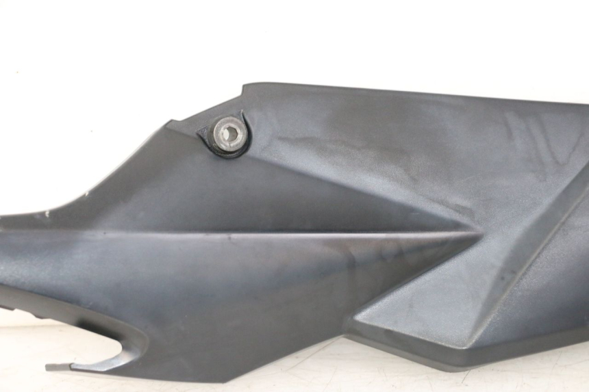 photo de CARENA SOTTO SELLA DESTRA SUZUKI GSR 750 (2011 - 2017) - Altra vista dell'articolo