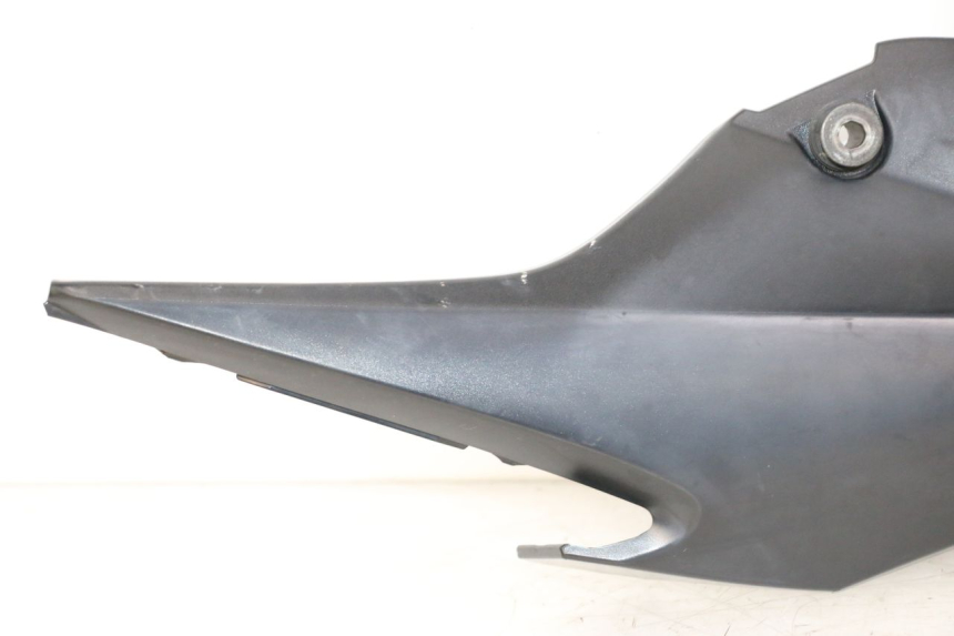 photo de CARENA SOTTO SELLA DESTRA SUZUKI GSR 750 (2011 - 2017) - Caratteristiche distintive