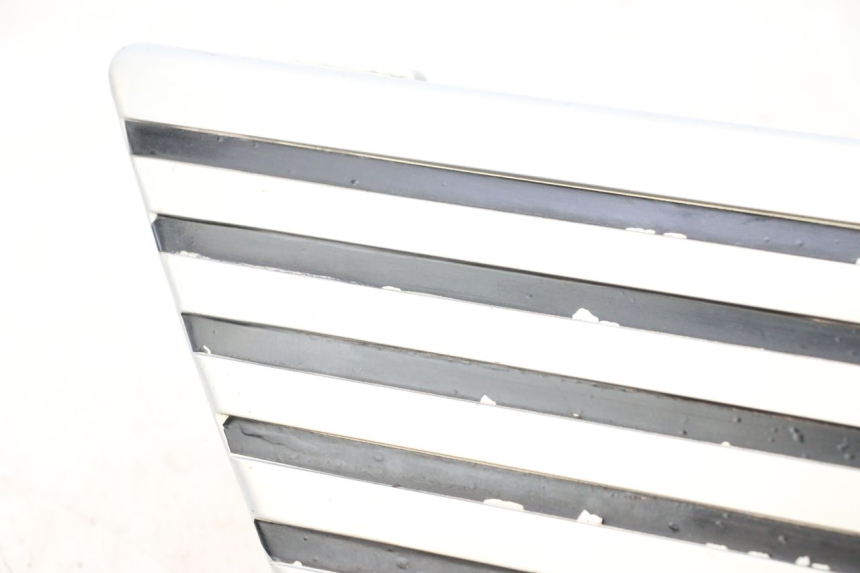 photo de CARENA SOTTO SELLA DESTRA SUZUKI GSX E 250 (1982 - 1983) - Ricambio usato controllato