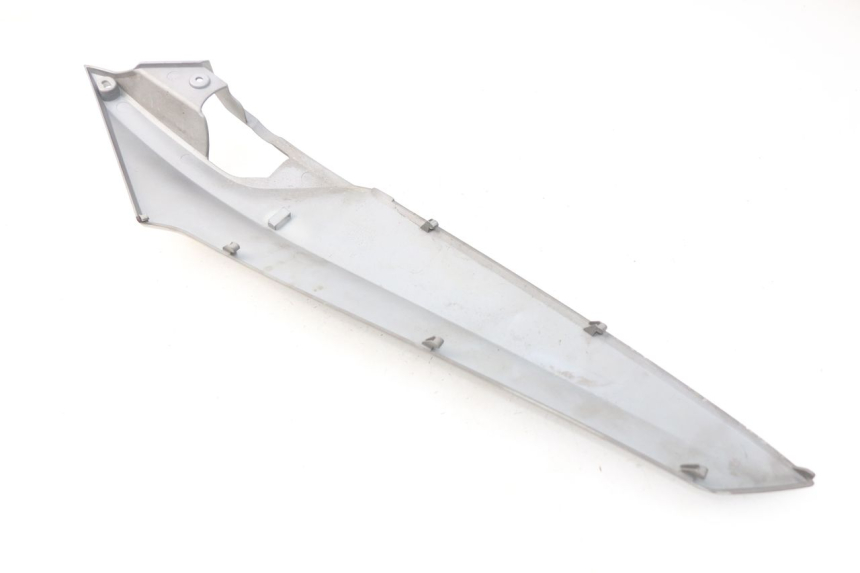 photo de COPERCHIO SOTTO SELLA DESTRO SYM GTS EFI ABS 125 (2012 - 2016) - Zoom sullo stato d'uso