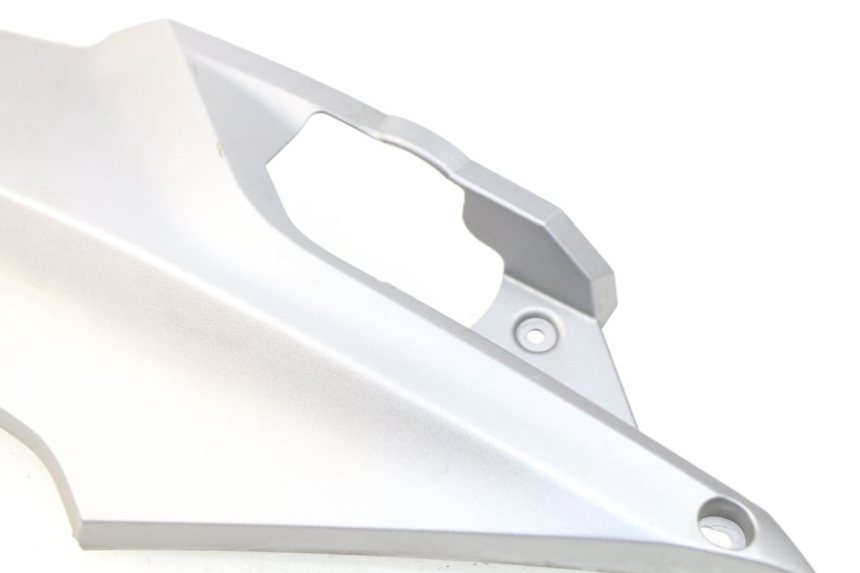 photo de COPERCHIO SOTTO SELLA DESTRO SYM GTS EFI ABS 125 (2012 - 2016) - Zoom sullo stato d'uso