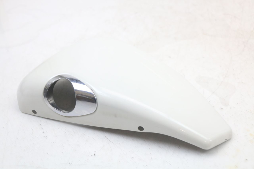 photo de CARENA SOTTO SELLA DESTRA HARLEY DAVIDSON SPORTSTER XL CUSTOM 883 (1999 - 2006) - Altra angolazione