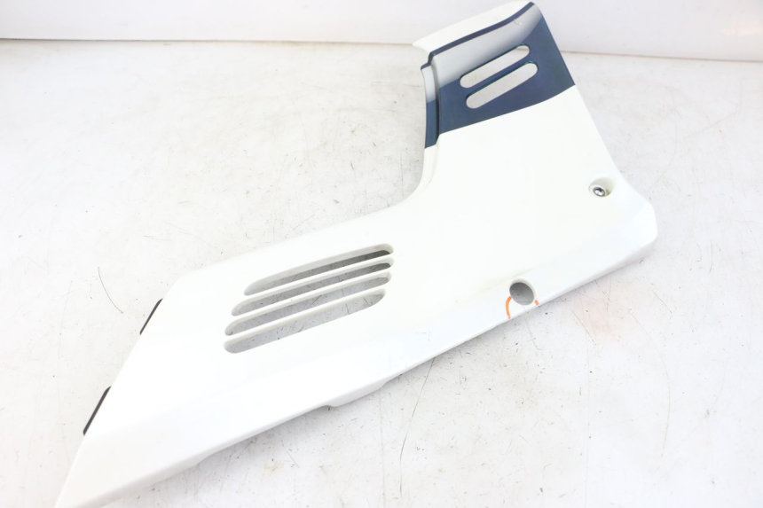 photo de CARENA SOTTO SELLA DESTRA HONDA CBR F 1000 (1993 - 1996) - Dettagli dei punti di fissaggio