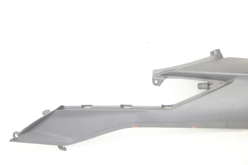 photo de CARENA SOTTO SELLA DESTRA HONDA FORZA 125 (2021 - 2025) - Dettaglio del componente