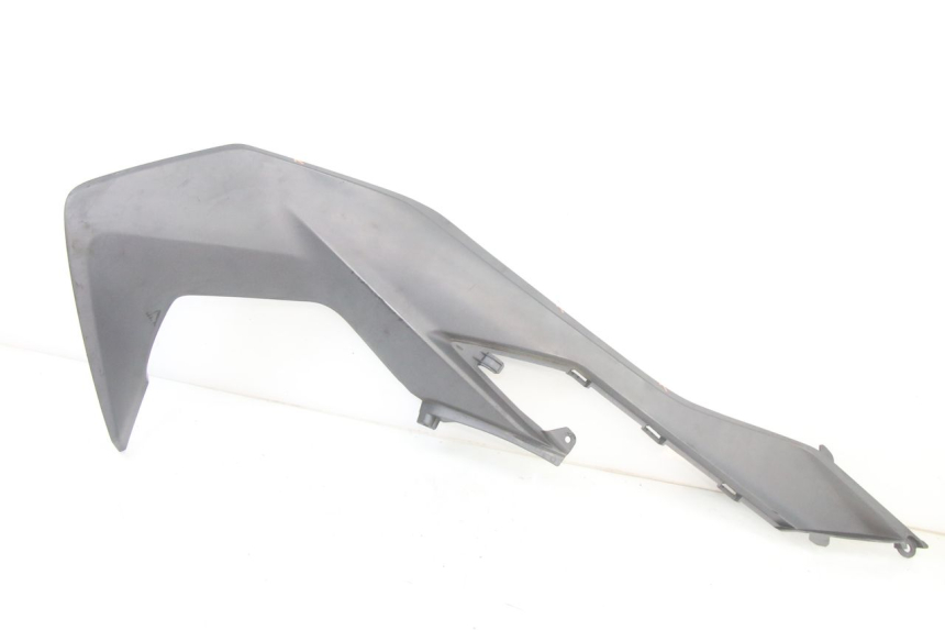 photo de CARENA SOTTO SELLA DESTRA HONDA FORZA 125 (2021 - 2025) - Altra angolazione