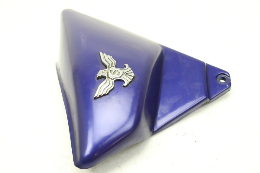 photo de COPERCHIO SOTTO SELLA DESTRO SYM HUSKY 125 (1999 - 2005) - Zoom sullo stato d'uso