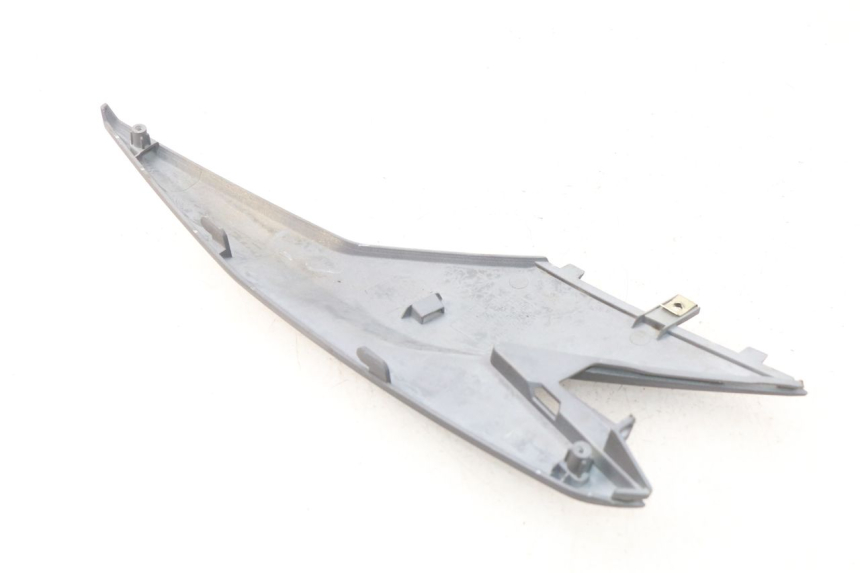 photo de COPERCHIO SOTTO SELLA DESTRO SYM JET 4 4T 50 (2018 - 2021) - Zoom sullo stato d'uso