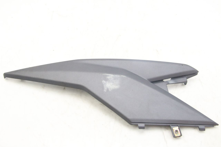 photo de COPERCHIO SOTTO SELLA DESTRO SYM JET 4 4T 50 (2018 - 2021) - Vista principale