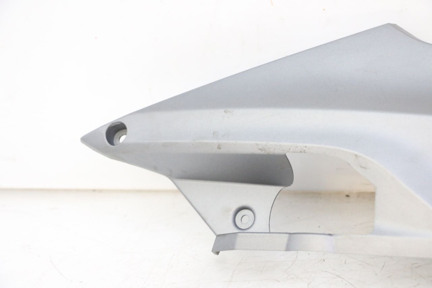 photo de CARENA SOTTO SELLA DESTRA SYM JOYMAX 125 (2010 - 2017) - Vista d'insieme del prodotto