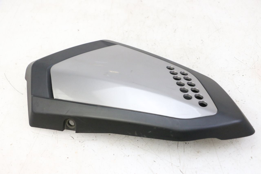 photo de CARENA SOTTO SELLA DESTRA KEEWAY K-LIGHT KLIGHT 125 (2018 - 2025) - Primo piano tecnico