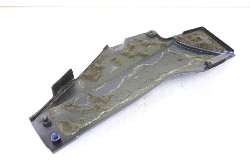 photo de COPERCHIO SOTTO SELLA DESTRO KAWASAKI GTR 1000 (1994 - 2004) - Dettaglio del componente