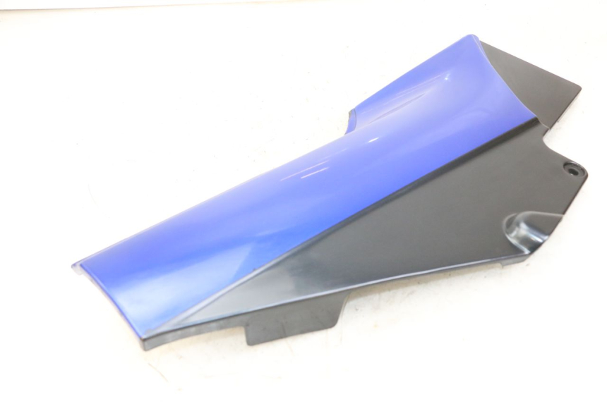 photo de COPERCHIO SOTTO SELLA DESTRO KAWASAKI GTR 1000 (1994 - 2004) - Dettagli dei punti di fissaggio