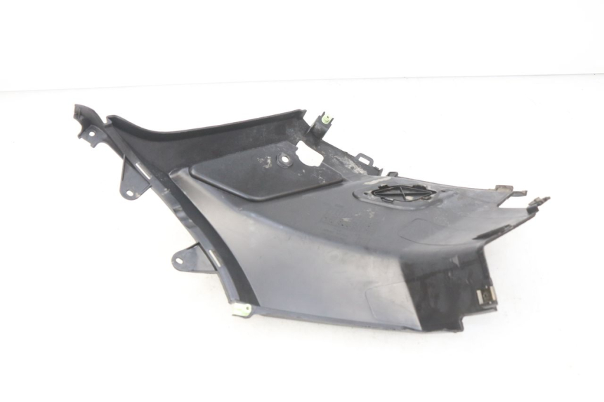 photo de COPERCHIO SOTTO SELLA DESTRO PEUGEOT KISBEE 2T 50 (2010 - 2017) - Zoom sullo stato d'uso