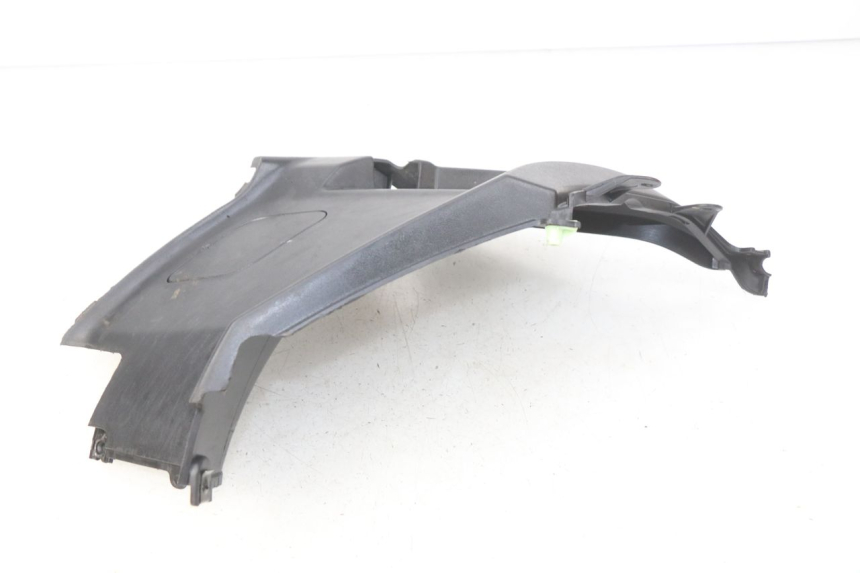 photo de COPERCHIO SOTTO SELLA DESTRO PEUGEOT KISBEE 2T 50 (2010 - 2017) - Primo piano tecnico