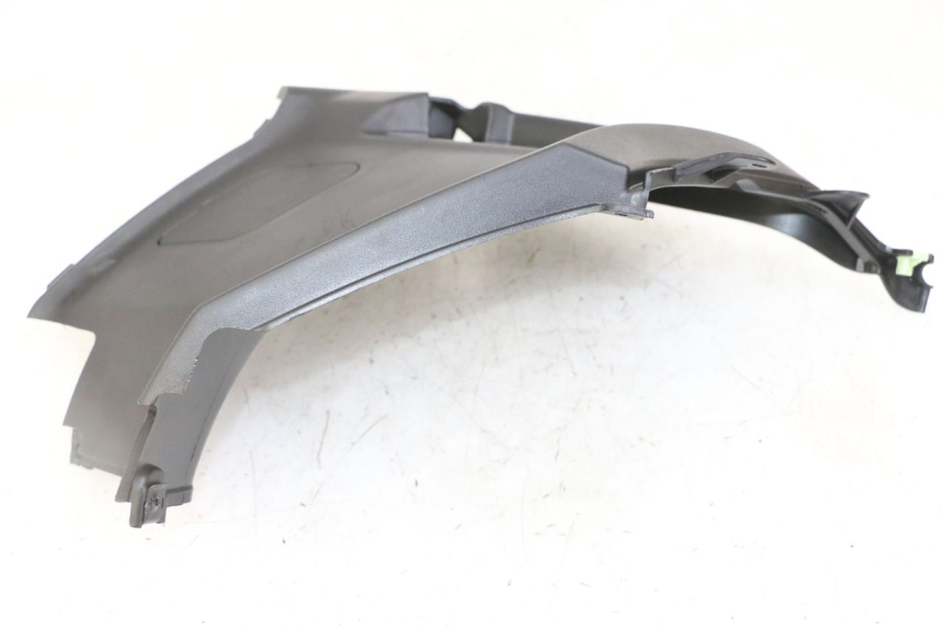 photo de CARENA SOTTO SELLA DESTRA PEUGEOT KISBEE 2T 50 (2018 - 2022) - Altra angolazione