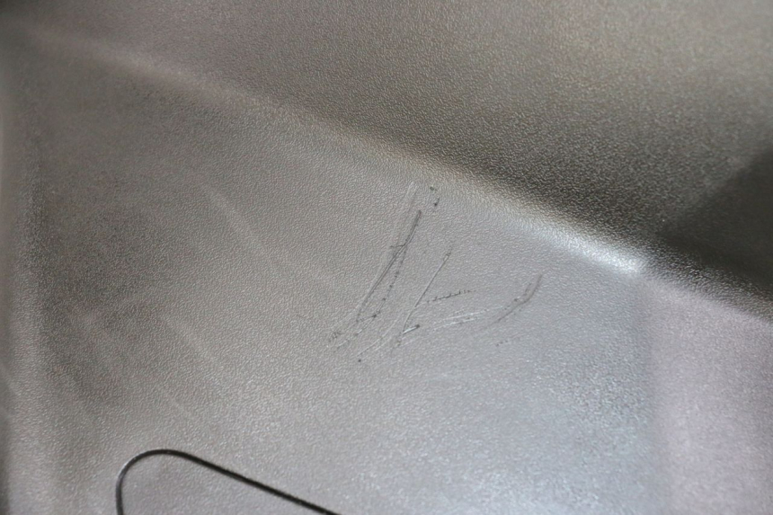 photo de CARENA SOTTO SELLA DESTRA PEUGEOT KISBEE 2T 50 (2018 - 2022) - Vista d'insieme del prodotto