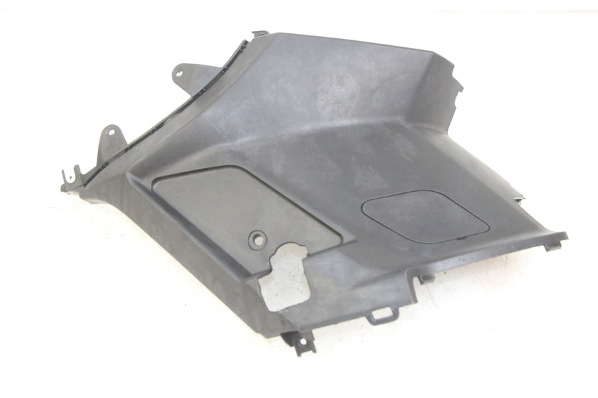 photo de COPERCHIO SOTTO SELLA DESTRO PEUGEOT KISBEE 4T 50 (2010 - 2017) - Vista principale