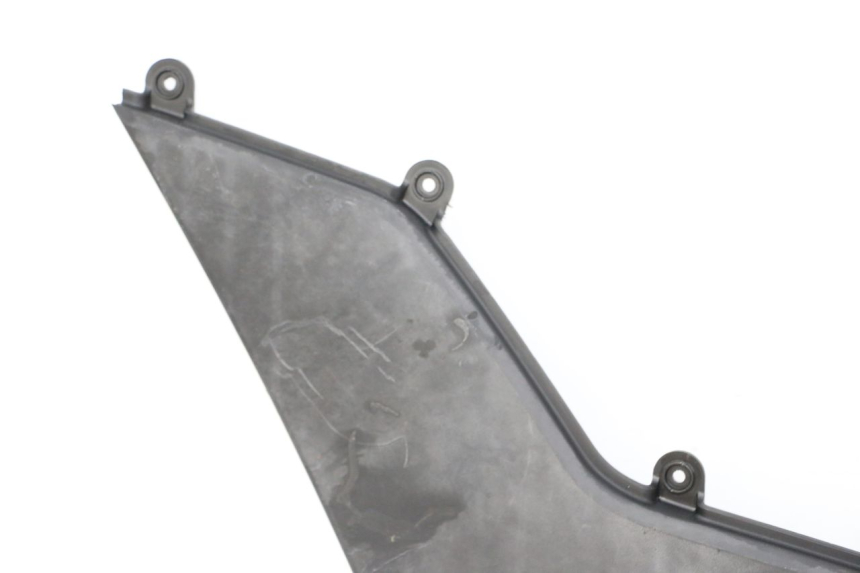 photo de COPERCHIO SOTTO SELLA DESTRO KYMCO PEOPLE S 125 (2000 - 2008) - Vista d'insieme del prodotto