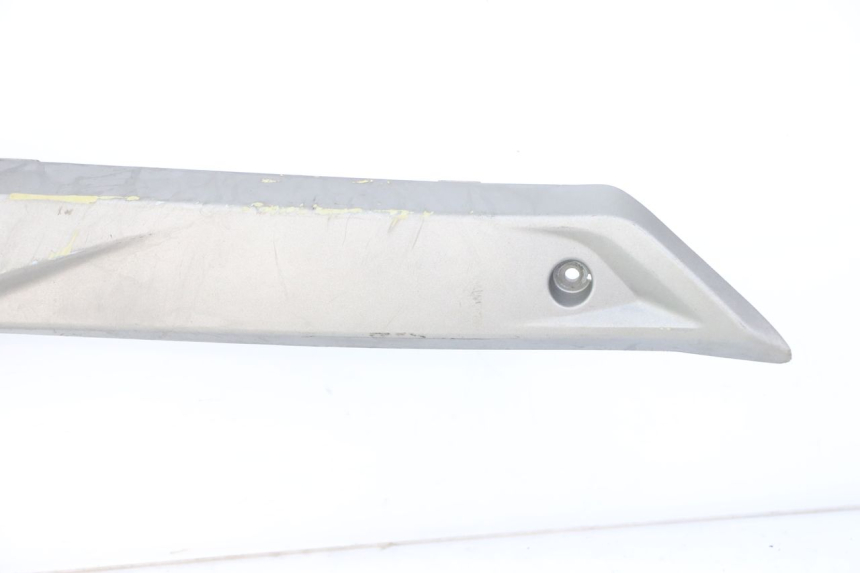 photo de CARENA SOTTO SELLA DESTRA KYMCO XCITING 500 (2007 - 2010) - Caratteristiche distintive