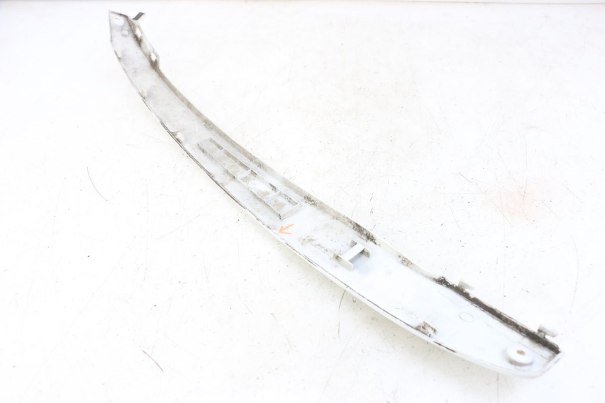 photo de COPERCHIO SOTTO SELLA DESTRO KYMCO LIKE 125 (2009 - 2016) - Dettaglio del componente