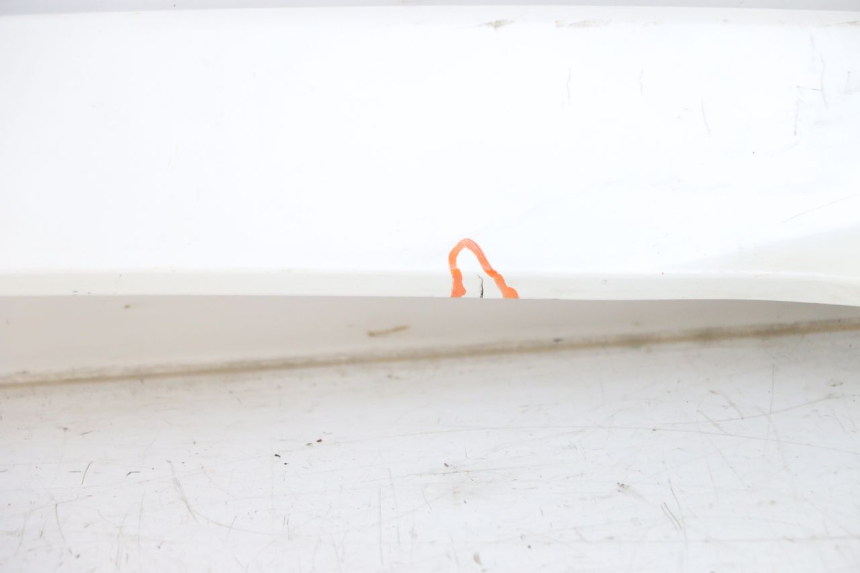 photo de COPERCHIO SOTTO SELLA DESTRO KYMCO LIKE 125 (2009 - 2016) - Primo piano ad alta risoluzione