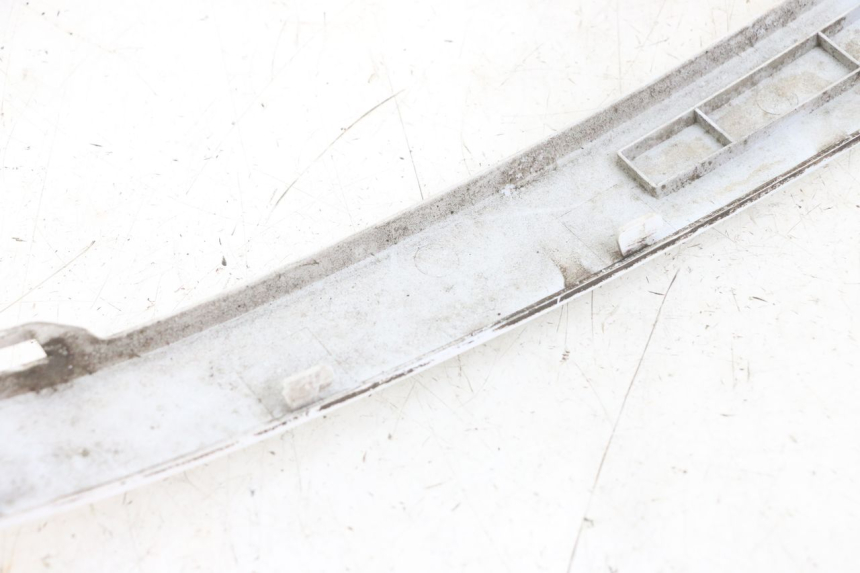 photo de COPERCHIO SOTTO SELLA DESTRO KYMCO LIKE 125 (2009 - 2016) - Primo piano tecnico