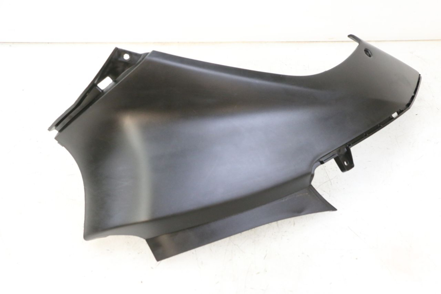 photo de CARENA SOTTO SELLA DESTRA MBK OVETTO ONE 2T 50 (2013 - 2017) - Dettaglio del componente