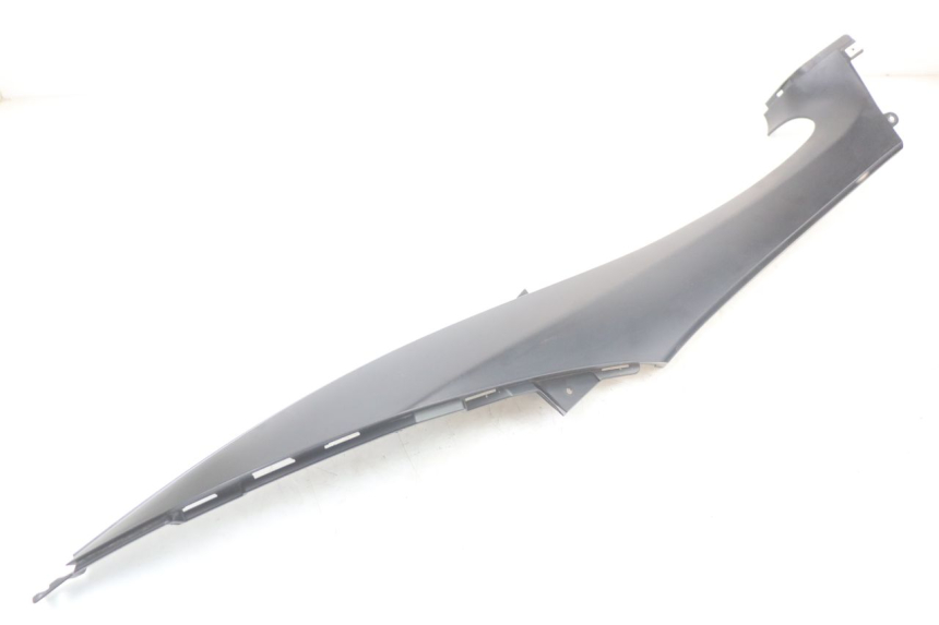 photo de CARENA SOTTO SELLA DESTRA PIAGGIO MP3 HPE 350 (2018 - 2020) - Altra angolazione