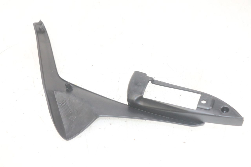 photo de CARENA SOTTO SELLA DESTRA PIAGGIO MP3 HPE 300 (2019 - 2026) - Zoom sullo stato d'uso