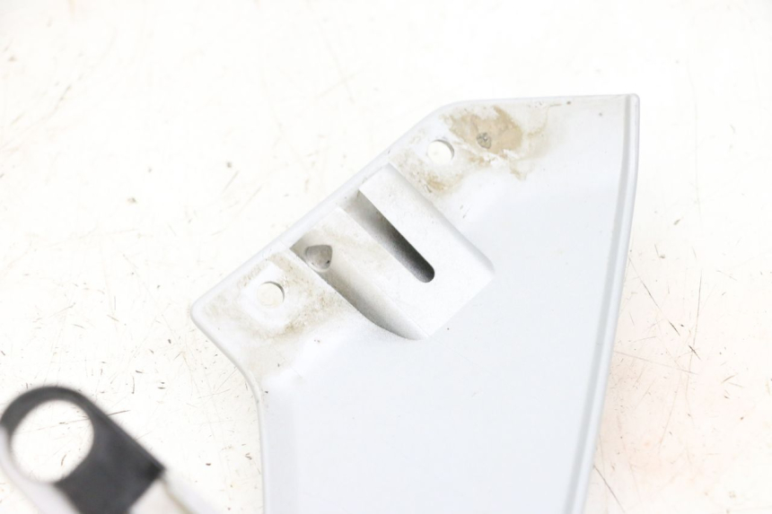 photo de CARENA SOTTO SELLA DESTRA YAMAHA MT-07 MT07 ABS 700 (2018 - 2020) - Zoom sullo stato d'uso