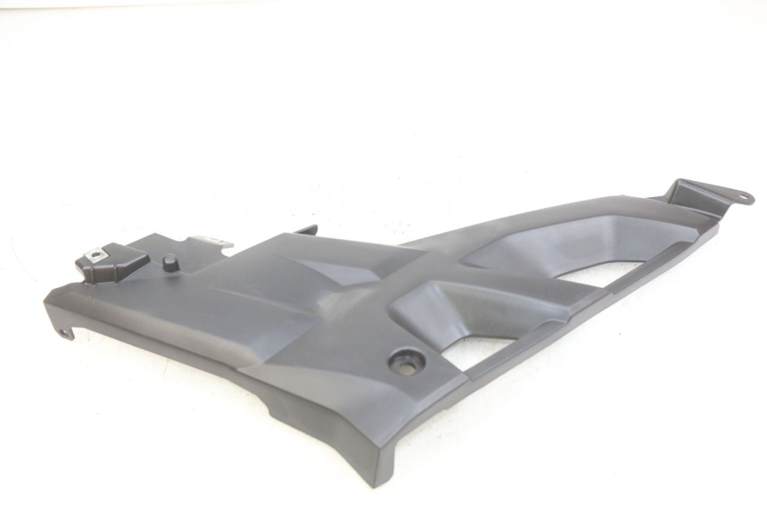 photo de COPERCHIO SOTTO SELLA DESTRO YAMAHA MT ABS 125 (2014 - 2018) - Primo piano tecnico