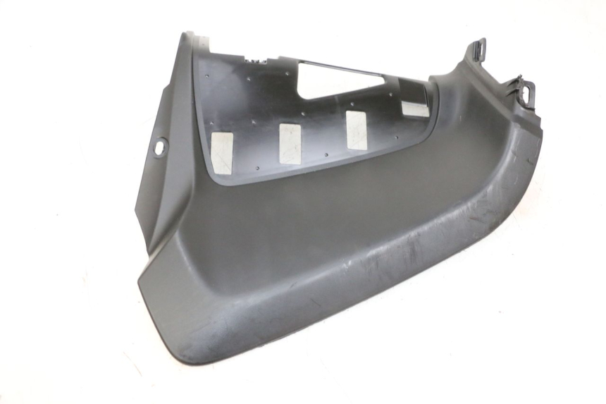 photo de CARENA SOTTO SELLA DESTRA YAMAHA NEO'S CORE 1 (2022 - 2026) - Primo piano ad alta risoluzione