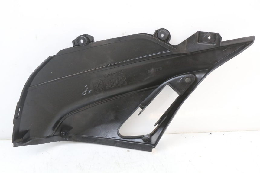 photo de COPERCHIO SOTTO SELLA DESTRO PIAGGIO NEW TYPHOON 50 (2018 - 2021) - Zoom sullo stato d'uso