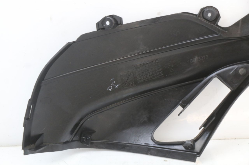 photo de COPERCHIO SOTTO SELLA DESTRO PIAGGIO NEW TYPHOON 50 (2018 - 2021) - Altra angolazione