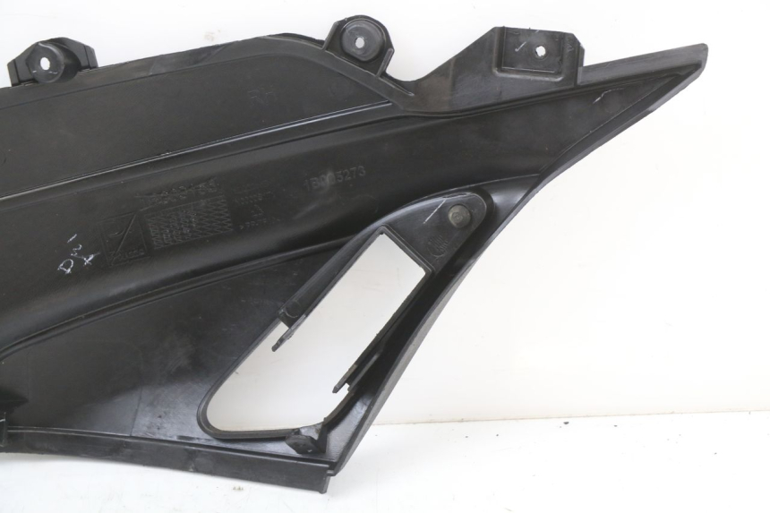 photo de COPERCHIO SOTTO SELLA DESTRO PIAGGIO NEW TYPHOON 50 (2018 - 2021) - Primo piano tecnico