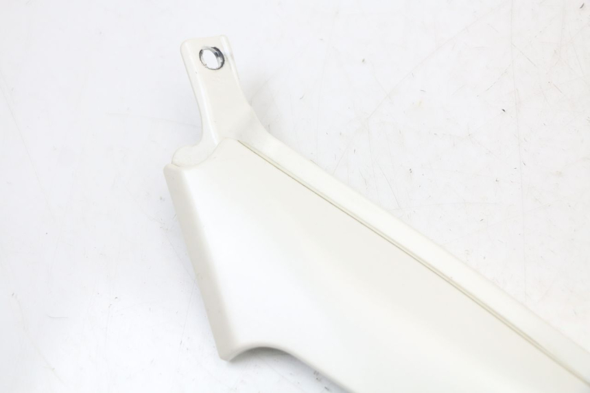 photo de CARENA SOTTO SELLA DESTRA MOTO GUZZI NORGE 8V GT 1200 (2011 - 2016) - Dettaglio del componente