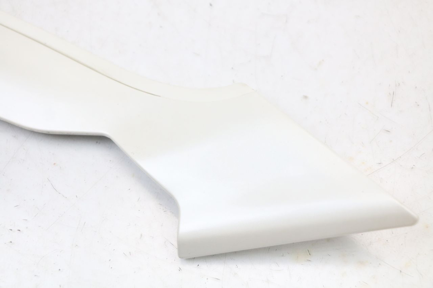 photo de CARENA SOTTO SELLA DESTRA MOTO GUZZI NORGE 8V GT 1200 (2011 - 2016) - Zoom sullo stato d'uso