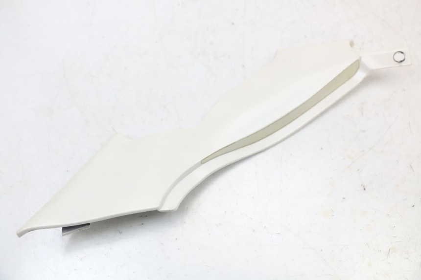 photo de CARENA SOTTO SELLA DESTRA MOTO GUZZI NORGE 8V GT 1200 (2011 - 2016) - Altra angolazione