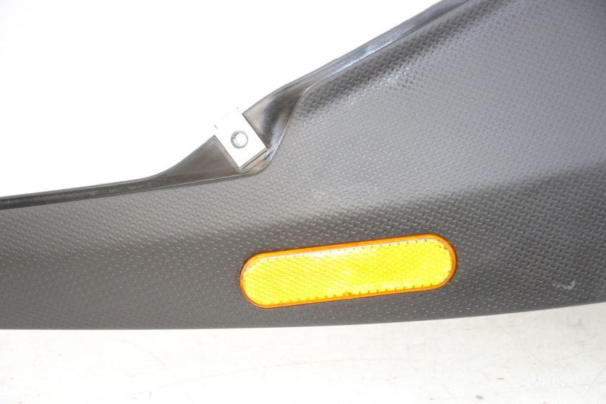 photo de CARENA SOTTO SELLA DESTRA PIAGGIO NRG POWER PUREJET 50 (2018 - 2021) - Stato della superficie e materiale